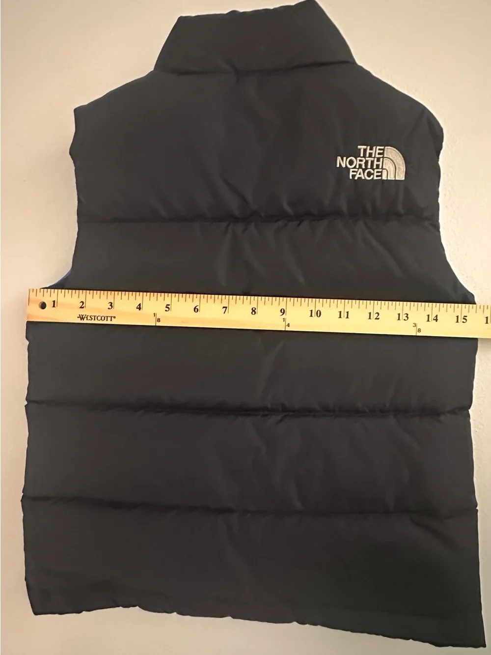 The North Face Kids Navy & Black 550 Down Puffer Vest